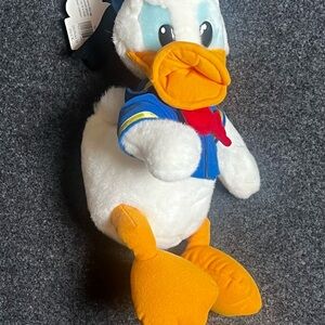 Disney Donald Duck vintage 1994 Plush with White Fur and Orange Accents
